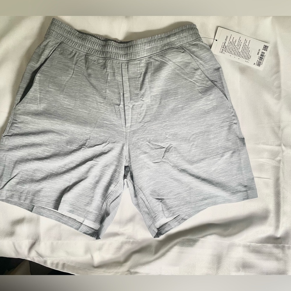 Light grey Lululemon Pace Breaker men’s 7” inseam shorts